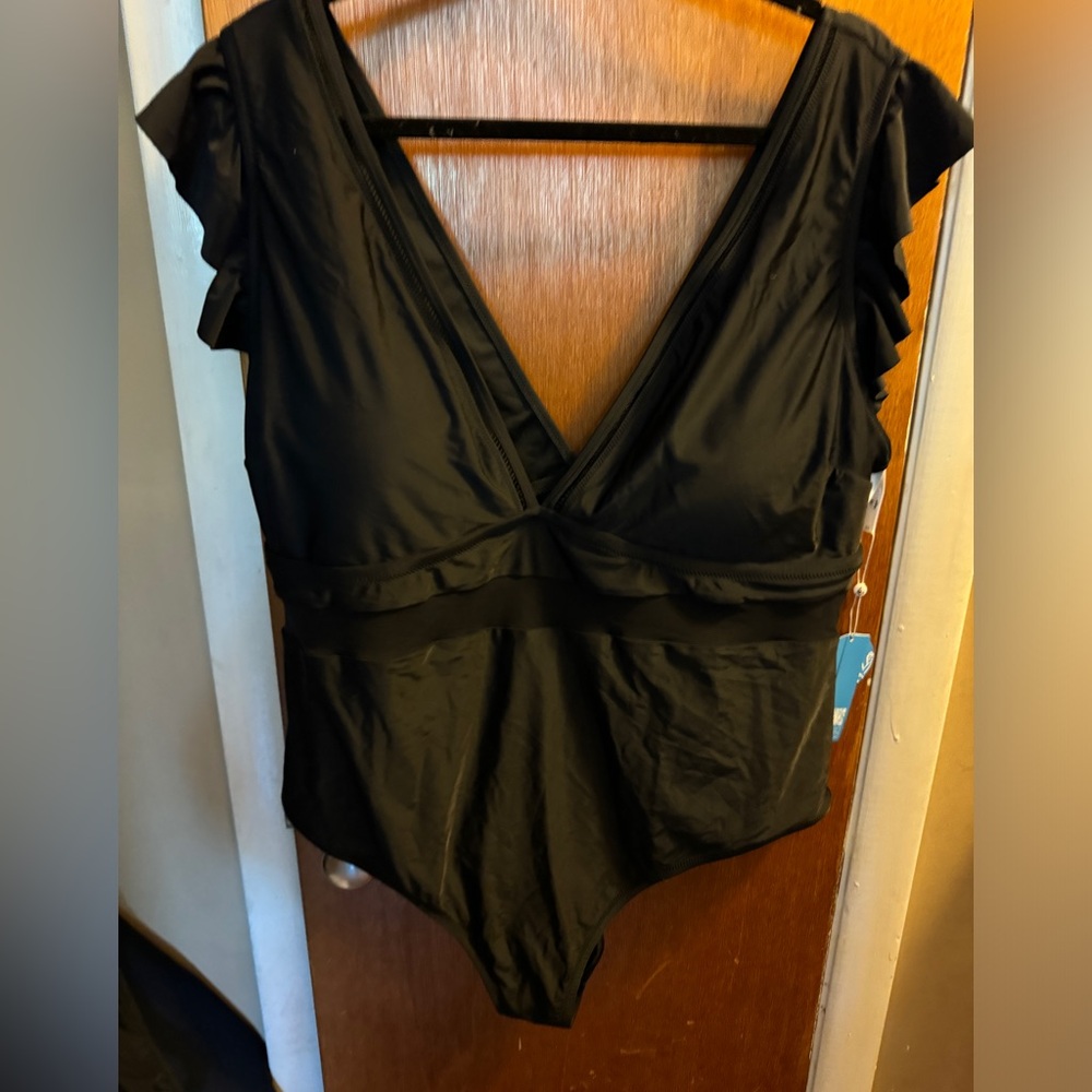 Women's One Piece Swimsuit Plus Size V Neck Ruffle Mesh Swimsuit Color Black 4x